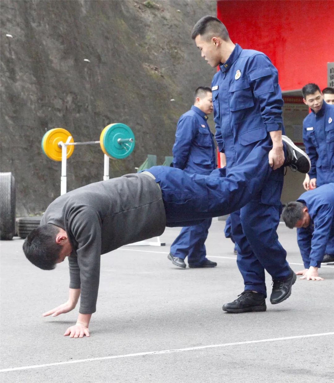 爱游戏官网 -关于清晨体能课后，犹他爵士刷新队史纪录备战社区盾，管理层满意，球队文化再被提及的信息